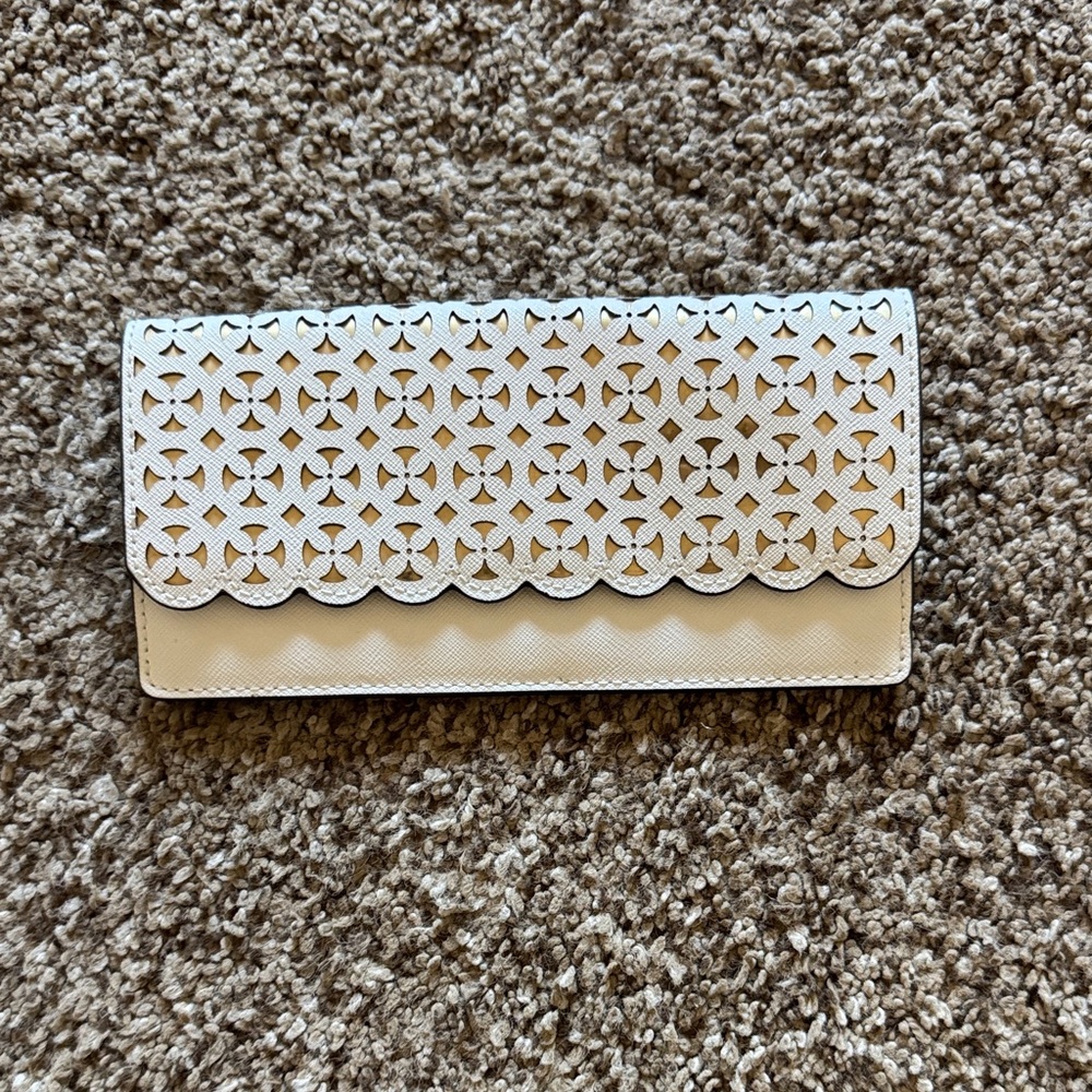 Michael Kors Elegant White Women's Clutch